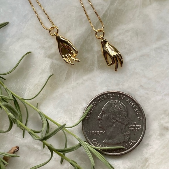 22K Gold Om Hand Necklace - Picture 9 of 11